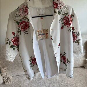 Women's Floral & Lace detail shirt - White and Red